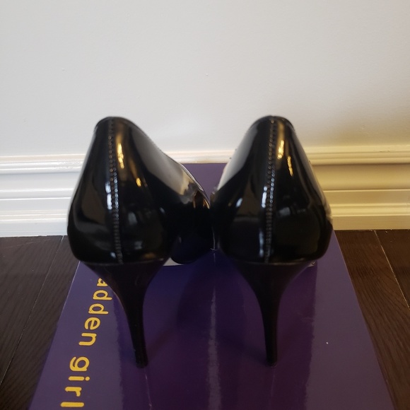 Madden Girl Ohnice Black Dress Pointed Pumps - Picture 6 of 7